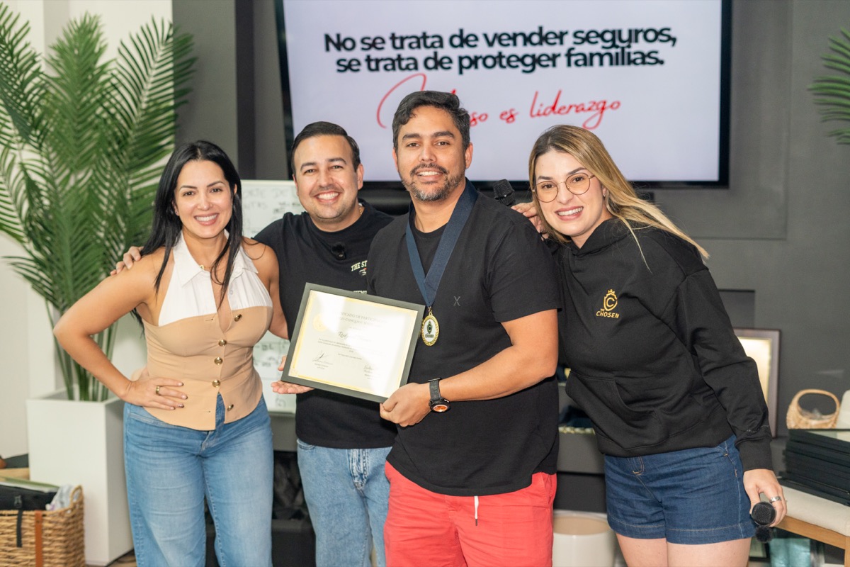 Comunidad The Chosen celebrando juntos